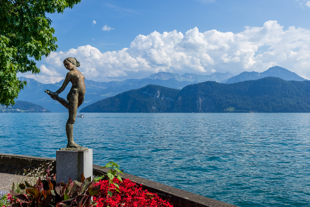 Juli: Umrundung des Vierwaldstättersee´s mit dem Rad.

#swiss #swisstourism #swissmountains #travelphotography #travel #travelblogger #traveling #vierwaldstättersee #vierwaldstättersee🇨🇭 #view #views #viewpoint #viewforview #wild #wildnature #wildlifeonearth #nature #naturephotography #naturelovers #natureza #natureshooters #naturecaptures #landscapesphotography #landscape_lovers #landschaftsfotografie #switzerland #fnachtwey