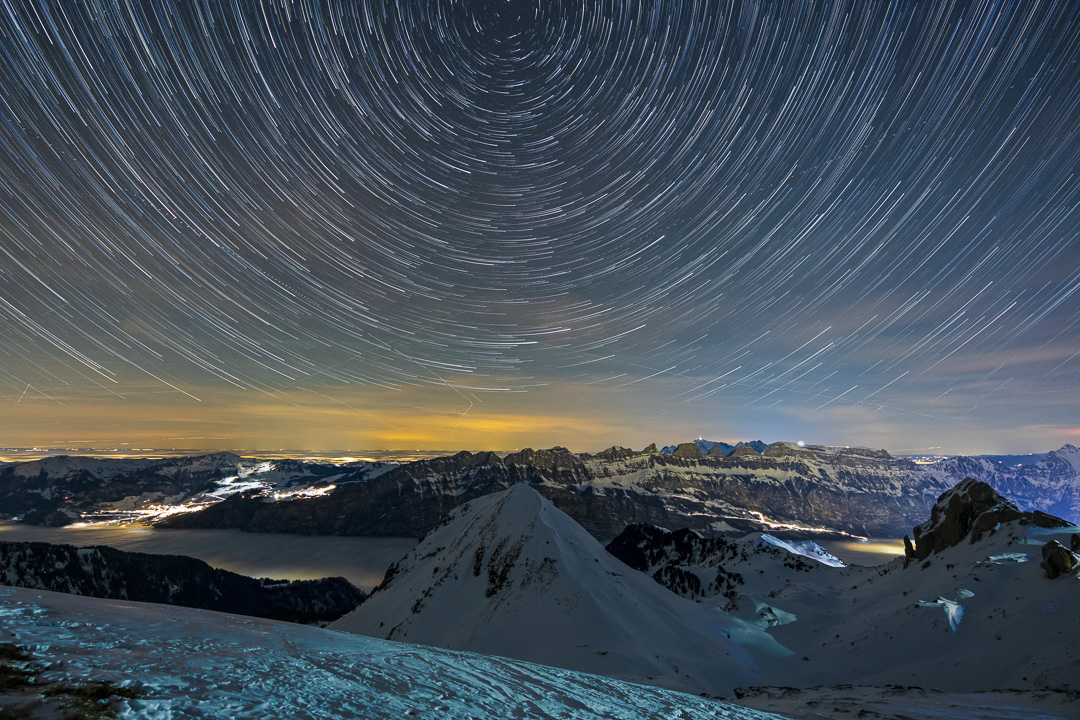 Es wird mal wieder Zeit für einen Jahresrückblick😉.

Im Januar ging es in die Flumserberger, mit Blick über den nebelverhangenen Walensee zu den Churfirsten.

#astrophotography  #swiss #swisstourism #travelphotography #travel #traveling #view #views #viewpoint #viewforview #wild #wildnature #nature  #naturephotography #naturelovers #natureza #natureshooters #naturecaptures
#landscapesphotography #landscape_lovers #landschaftsfotografie #switzerland #fnachtwey #flumserberg_switzerland #flumserberge #startrail #startrailsphotography